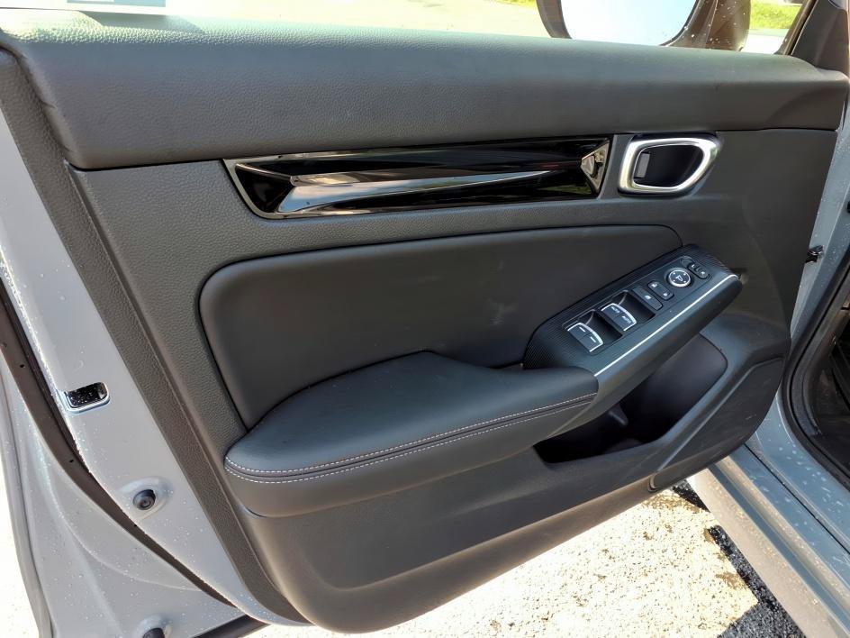 Used 2025 Urban Gray Pearl Honda Sport image 15