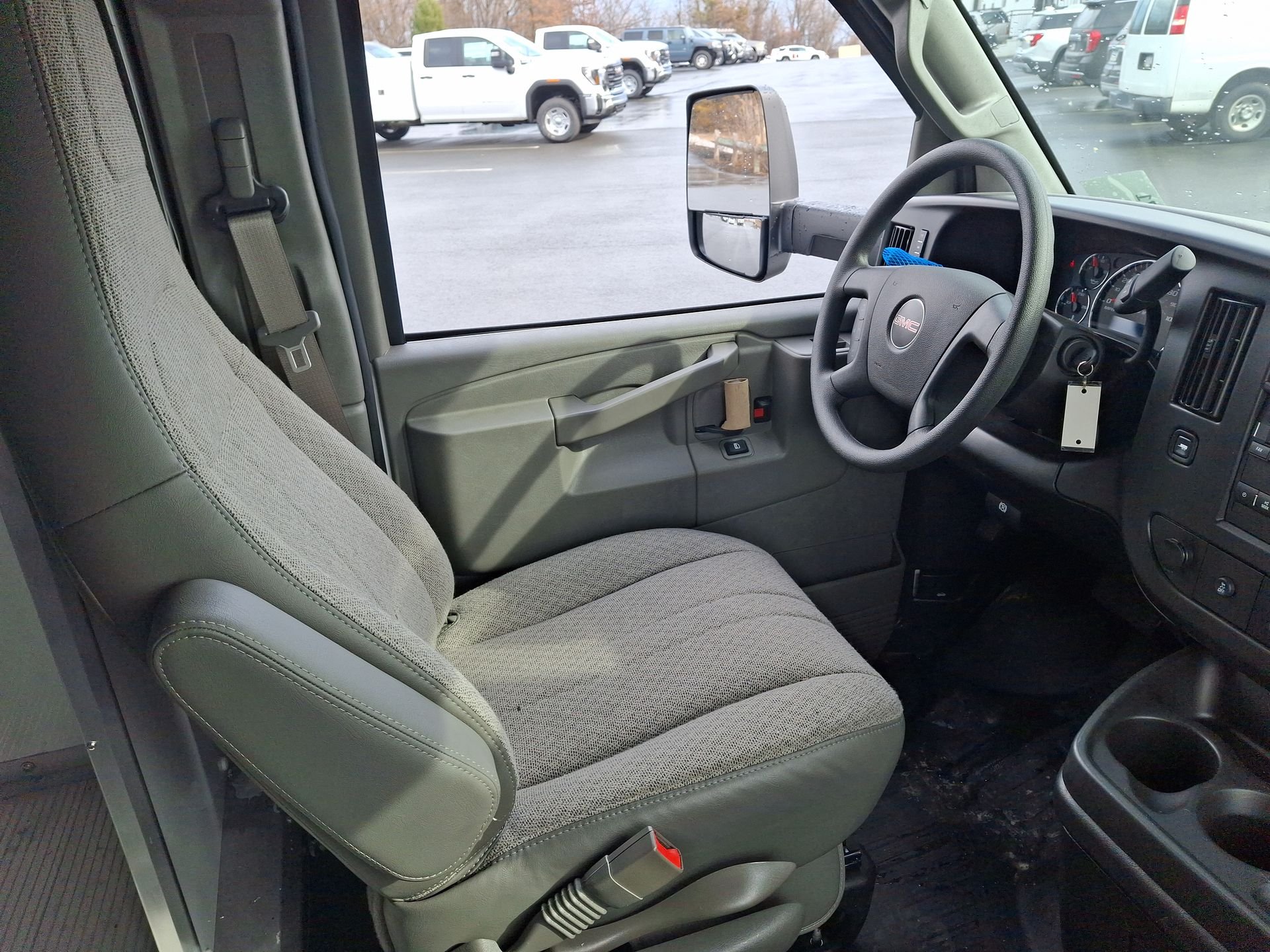 New 2025 Summit White GMC 1WT image 39
