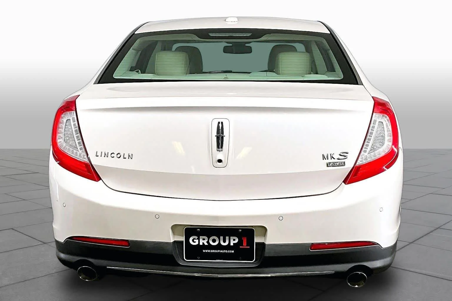 Used 2014 White Platinum Metallic Tri-Coat Lincoln  image 5