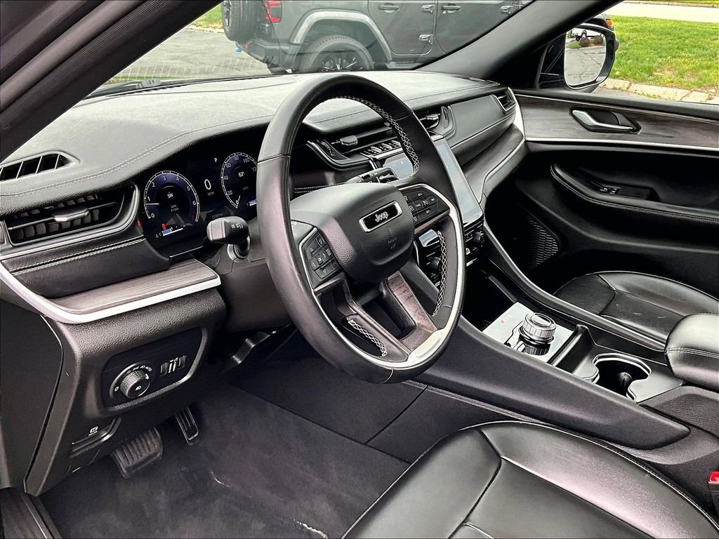 Used 2024 Gray Jeep Limited image 8