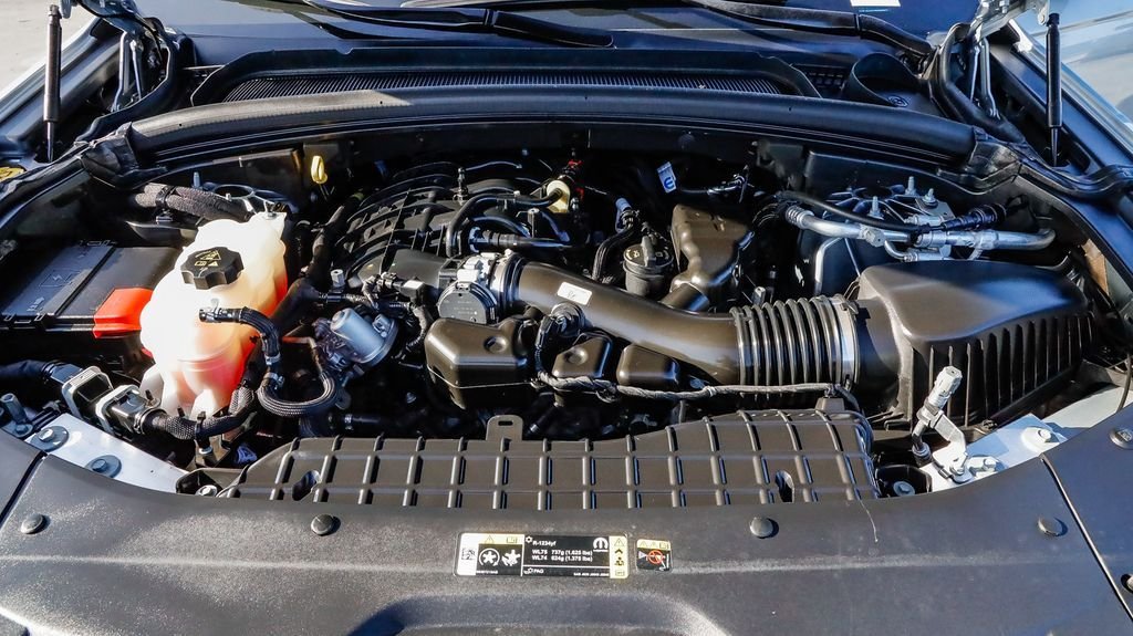 Used 2025 Silver Jeep Altitude image 31