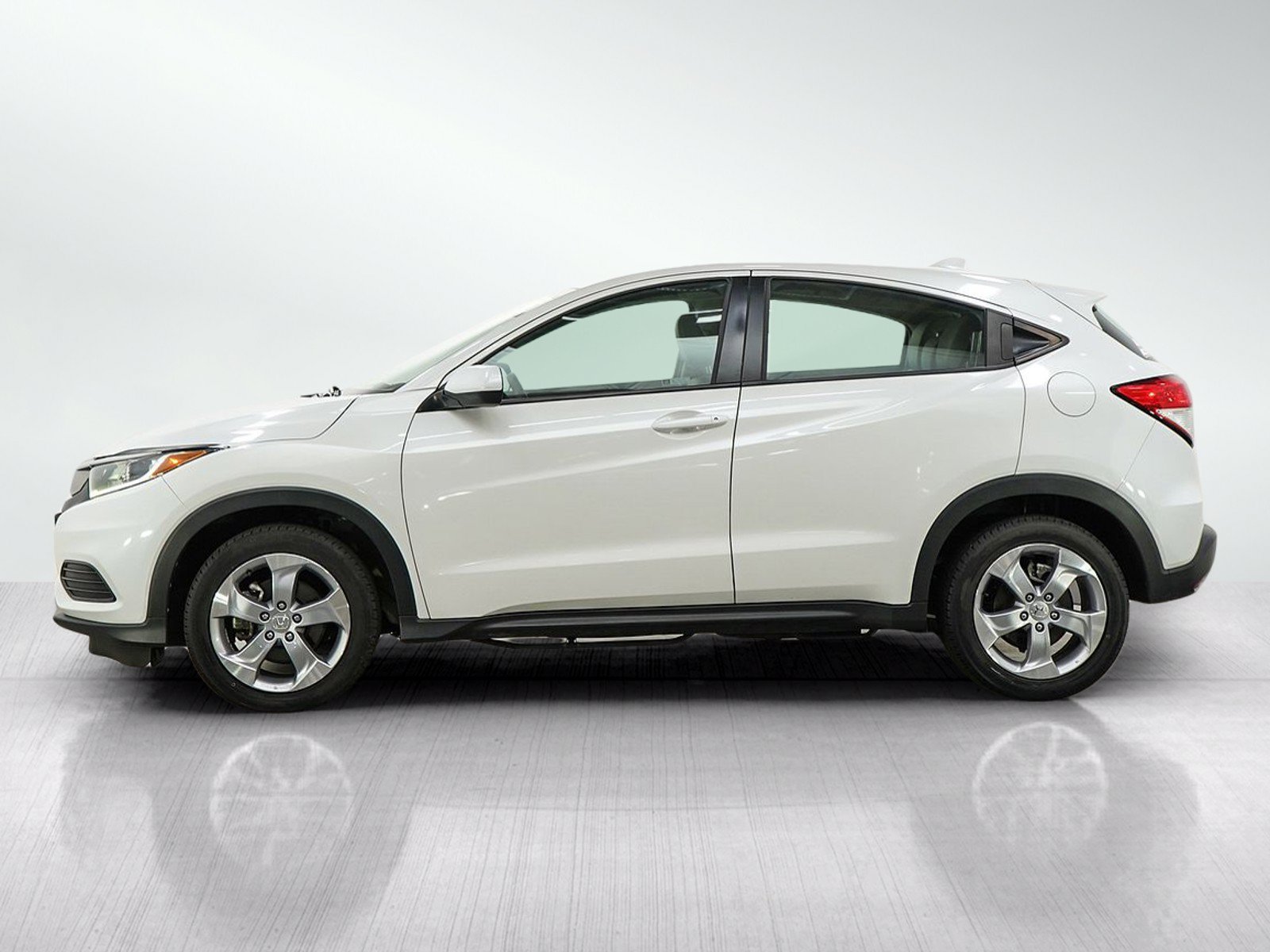Used 2020 Honda HR-V LX with VIN 3CZRU6H32LM719078 for sale in Burnsville, Minnesota