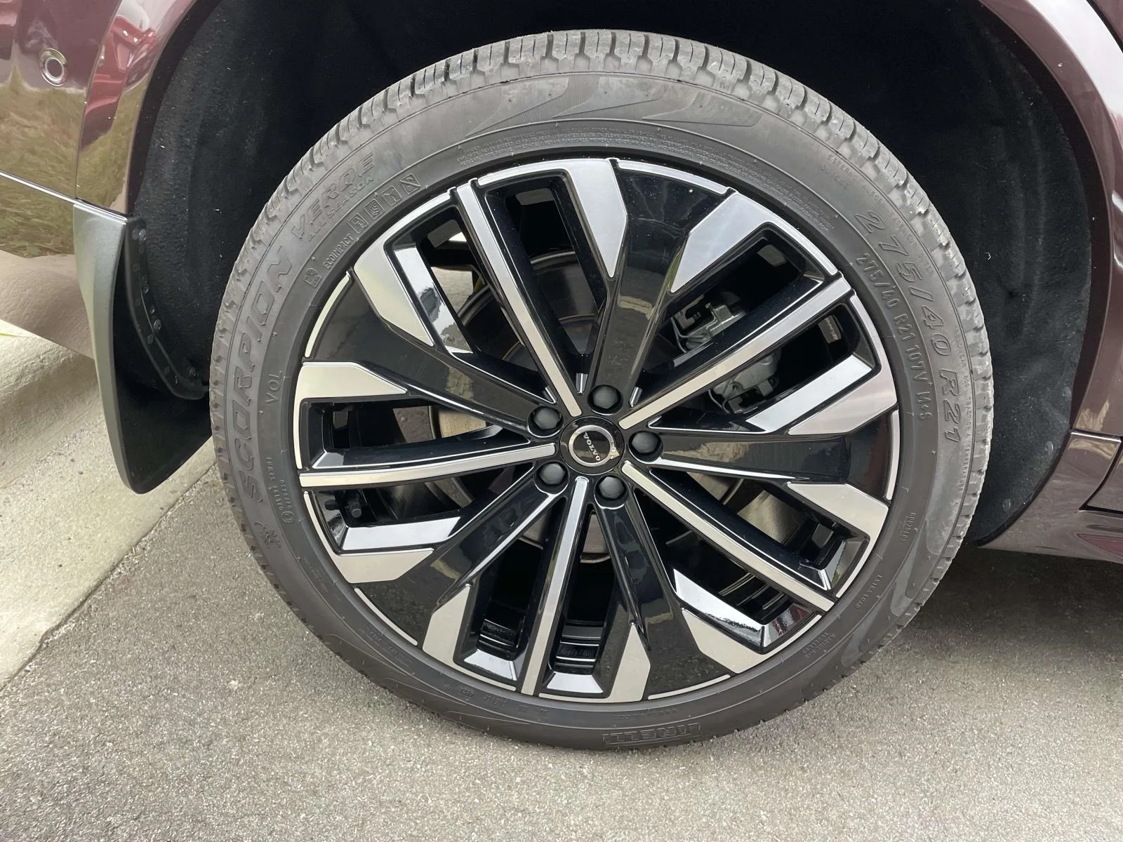 Used 2025 Mulberry Red Metallic Volvo Plus image 5