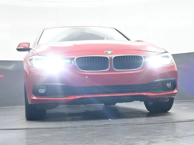 Used 2018 Red BMW 320i image 39