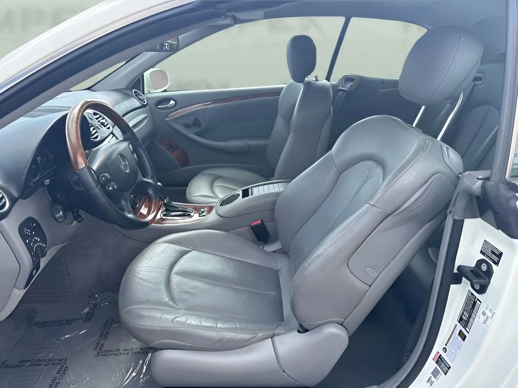 Used 2007 White Mercedes-Benz CLK 550 image 6