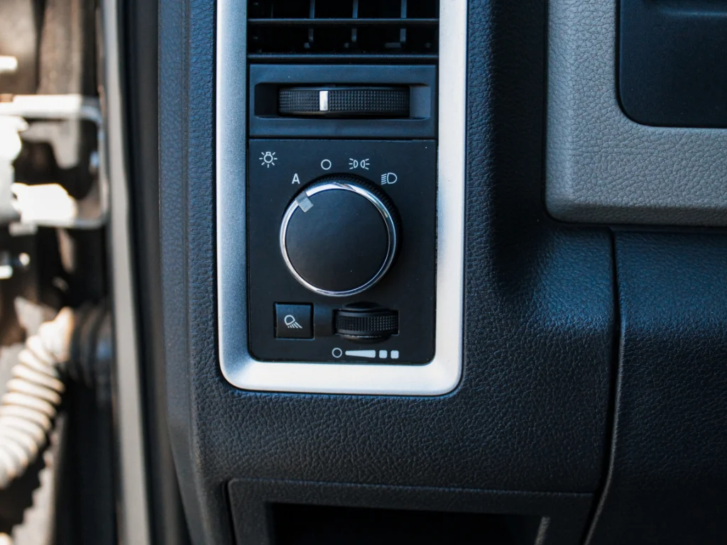 Used 2009 Mineral Gray Metallic Clearcoat Dodge SLT image 10