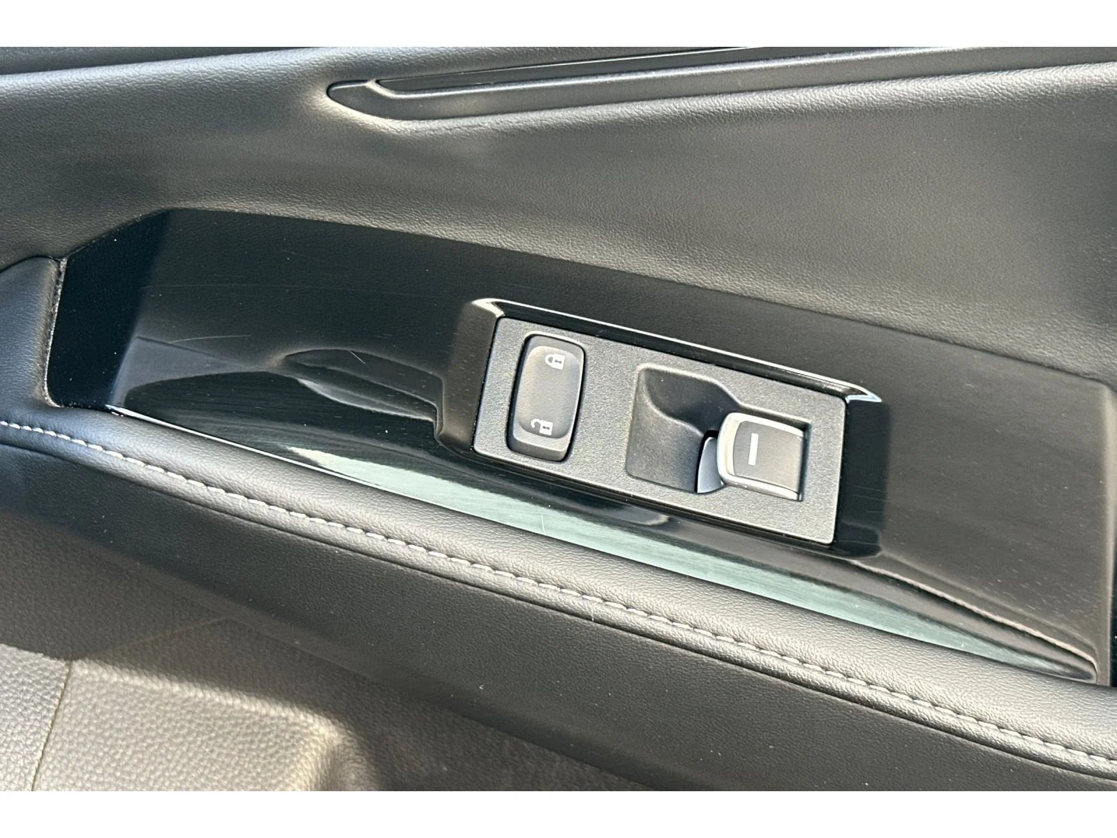 Used 2025 Crystal Black Pearl Honda Touring image 19