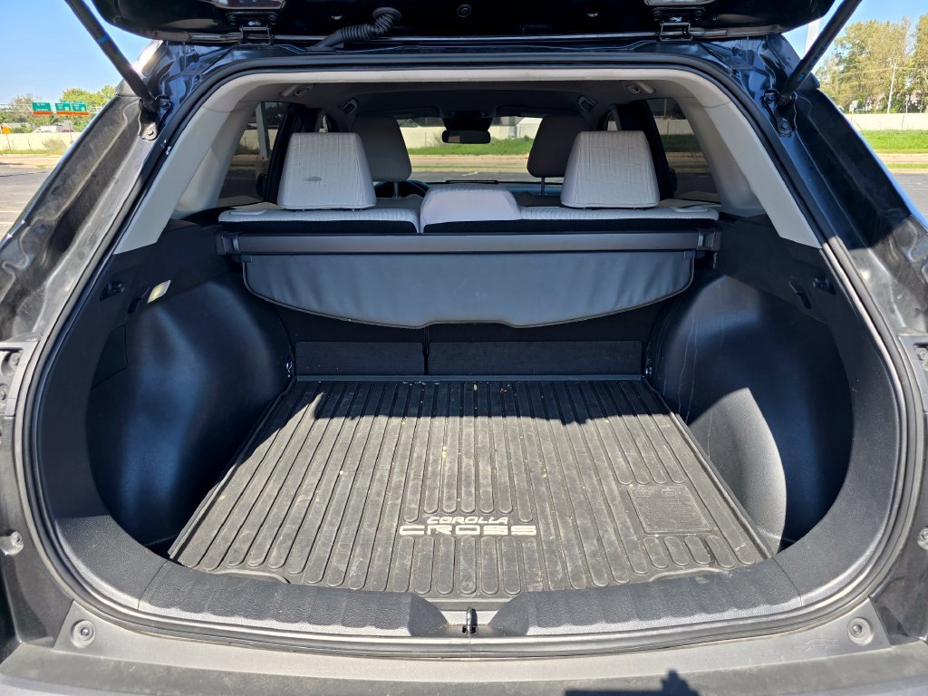 Used 2026 Black Toyota L image 17