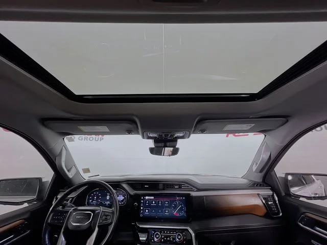 Used 2023 White GMC Denali image 25