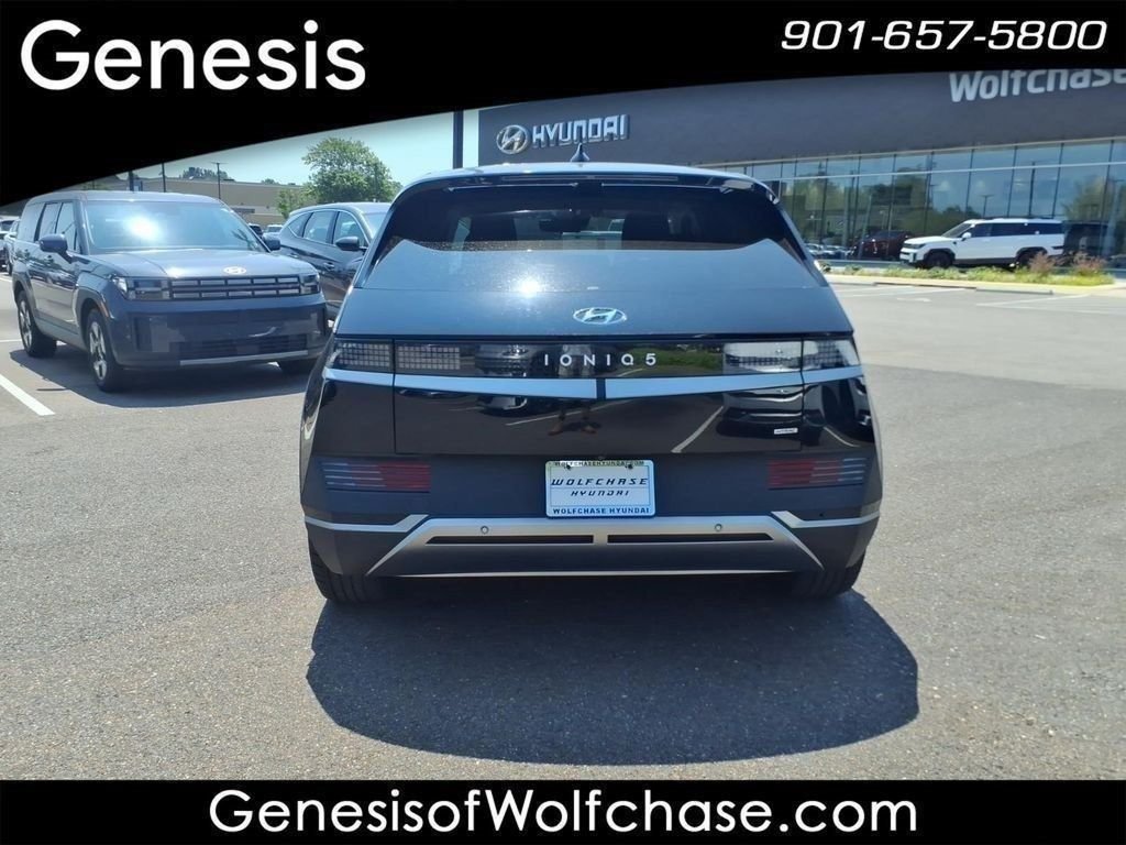 Certified Used 2023 Black Hyundai SE image 4