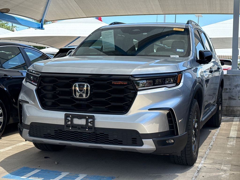 2025 Honda Pilot TrailSport AWD's photo