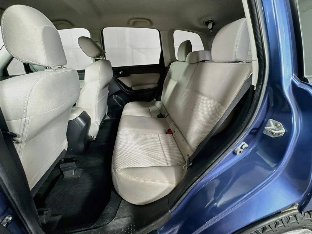 Used 2016 Blue Subaru 2.5i image 28