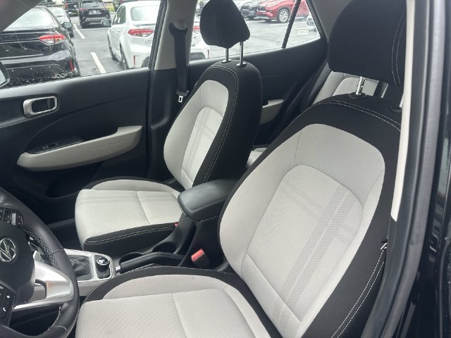 Used 2025 Black Hyundai SEL image 22