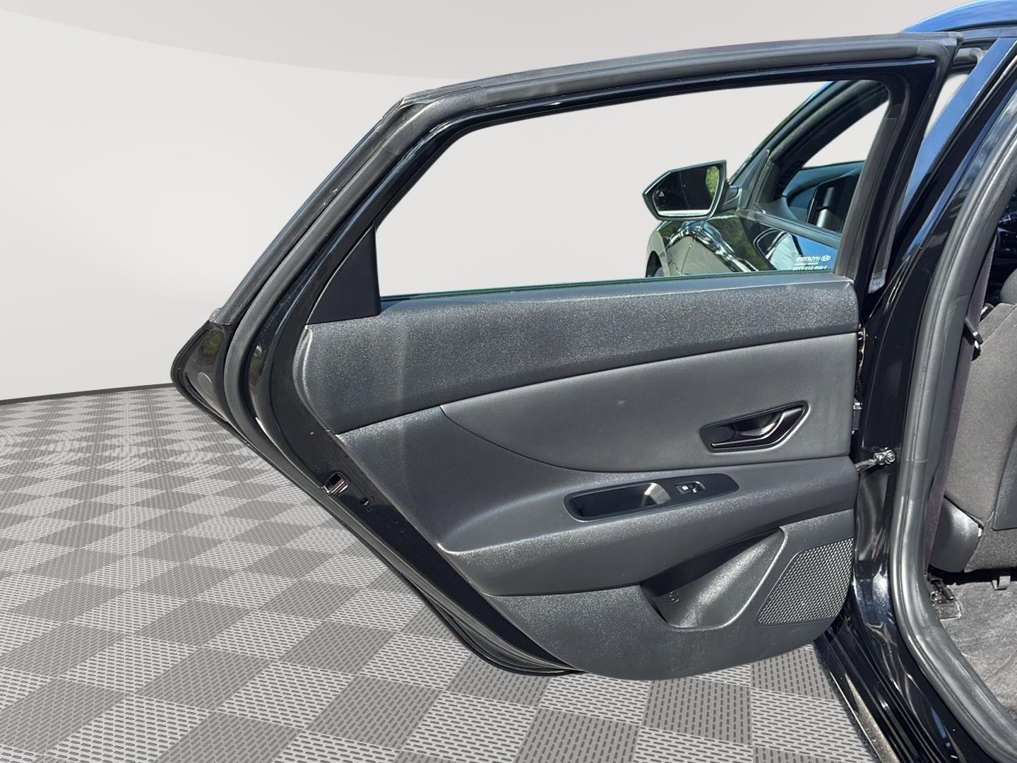 2025 Hyundai Elantra SEL - Photo 23