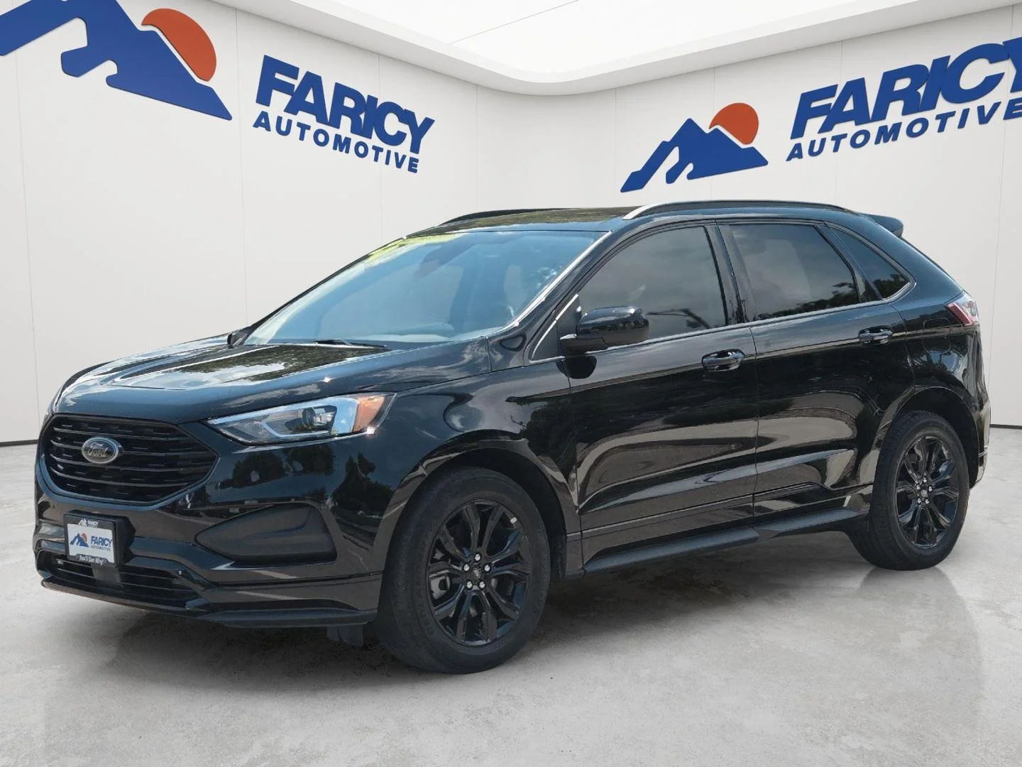 Used 2024 Agate Black Ford SE image 1