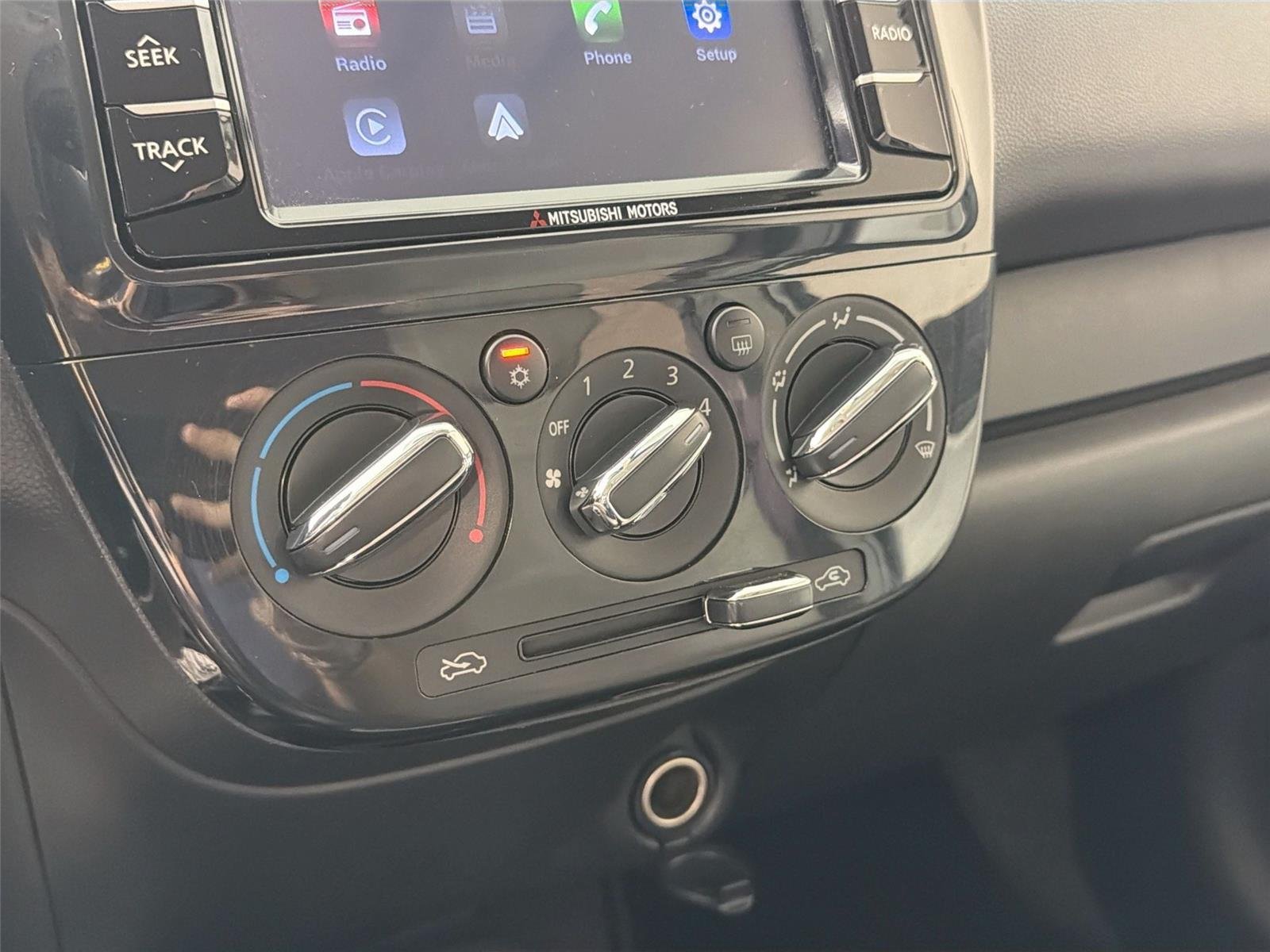Used 2019 Pearl White Mitsubishi ES image 14