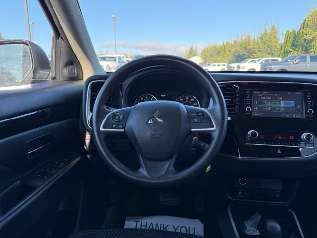 Used 2020 Labrador Black Metallic Mitsubishi ES image 19