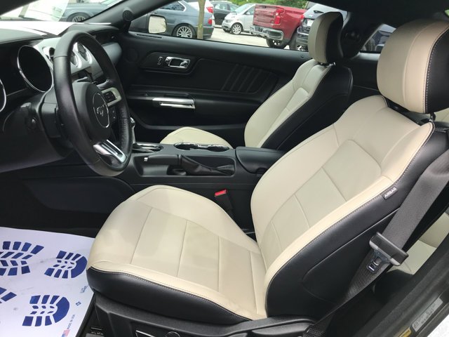 Used 2015 Magnetic Metallic Ford GT Premium image 22