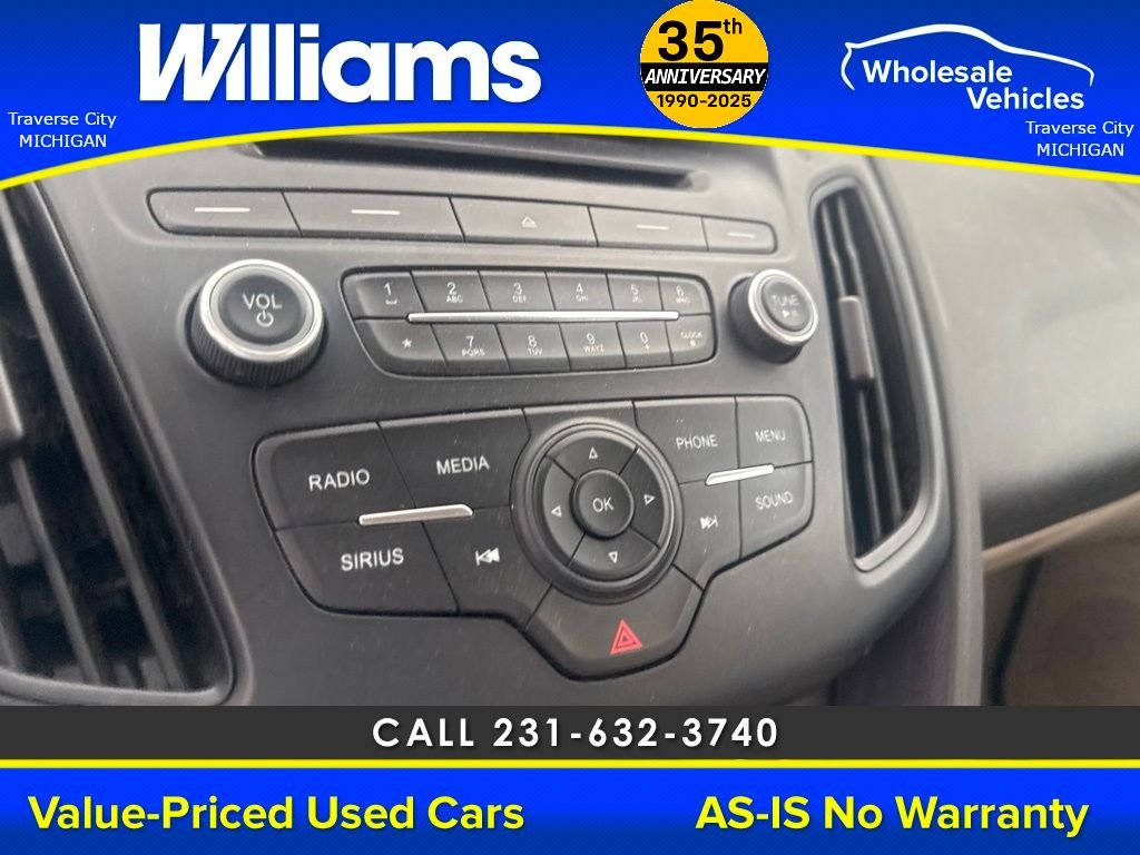 Used 2016 Oxford White Ford SE image 22