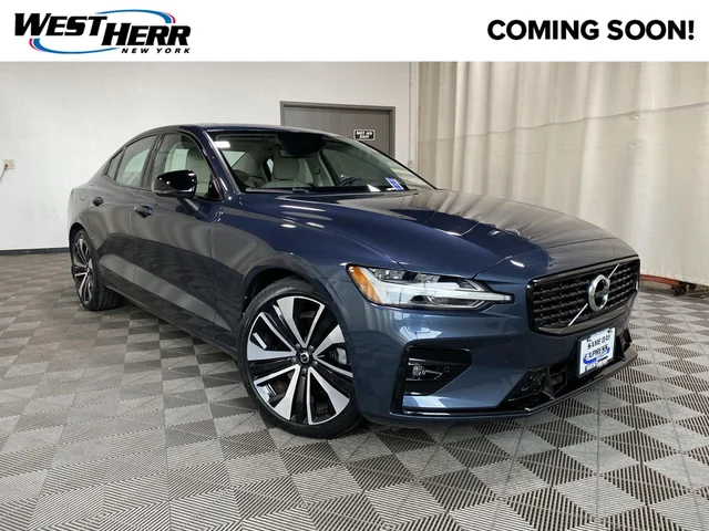 2022 Volvo S60 Momentum