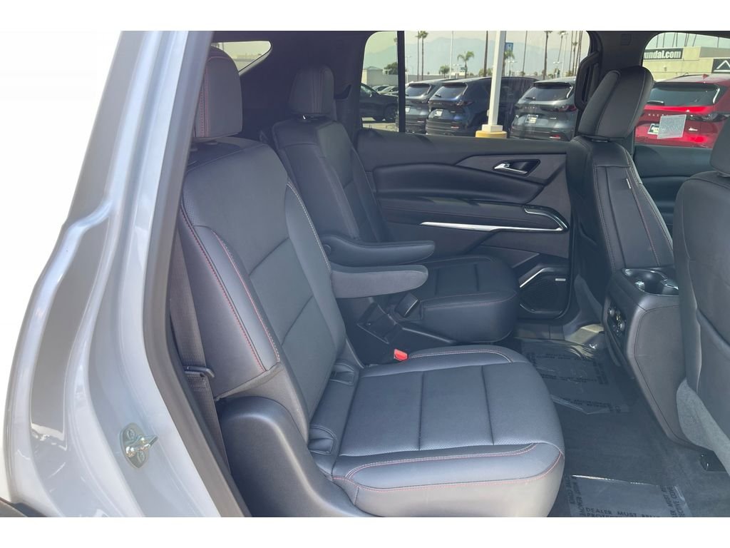 Used 2025 Iridescent Pearl Tricoat Chevrolet AWD Z71 image 19