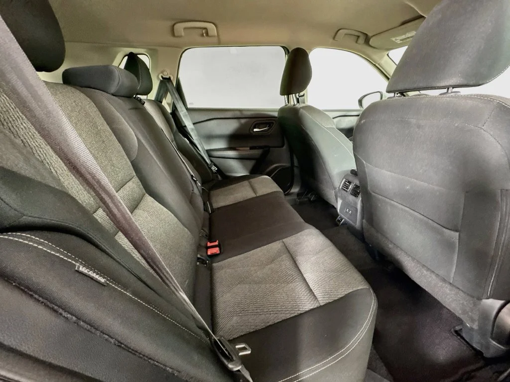 Used 2025 White Nissan SV image 31