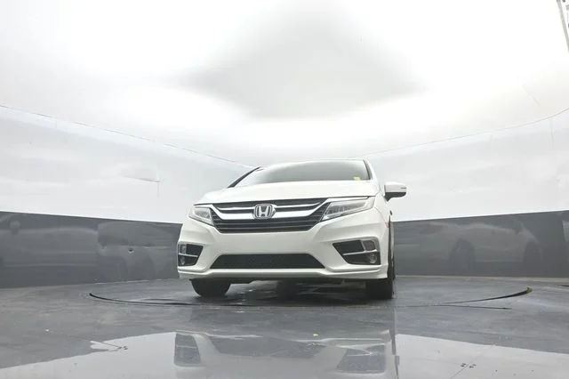 Certified Used 2018 Diamond White Honda Touring image 34