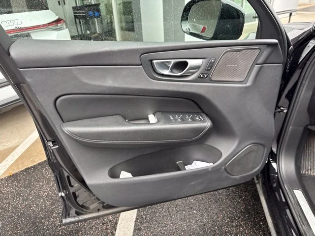 Used 2024 Black Volvo T8 Plus Dark Theme image 5