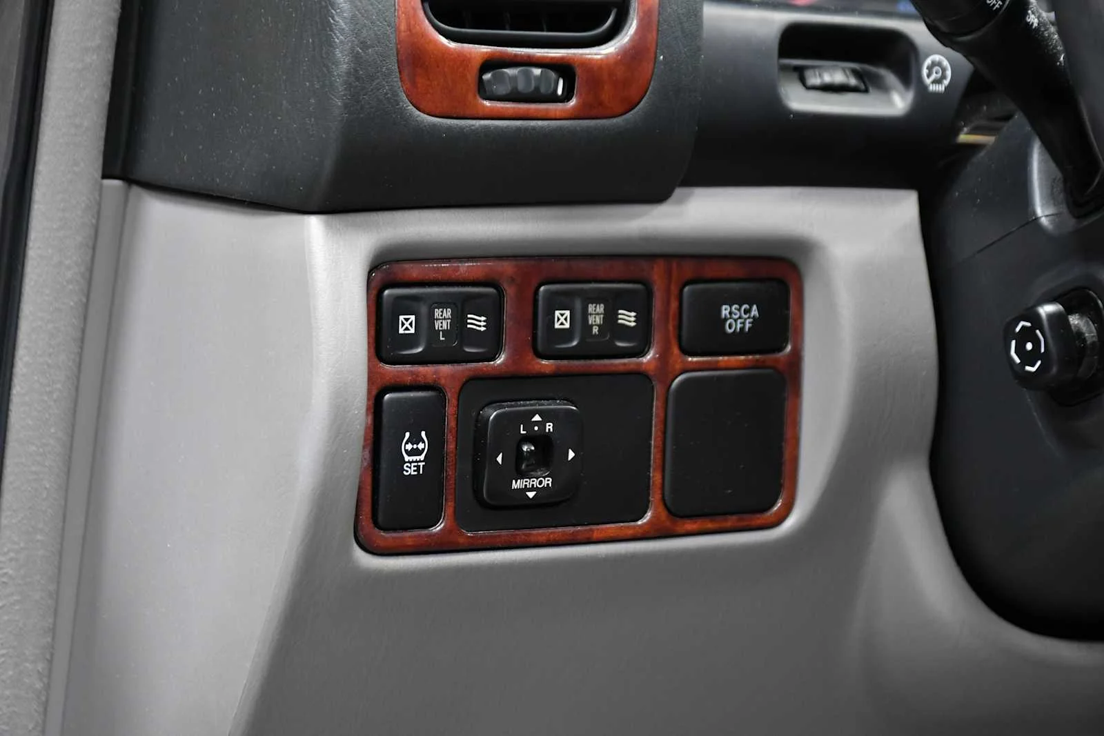 Used 2006 Thunder Cloud Metallic Toyota  image 15