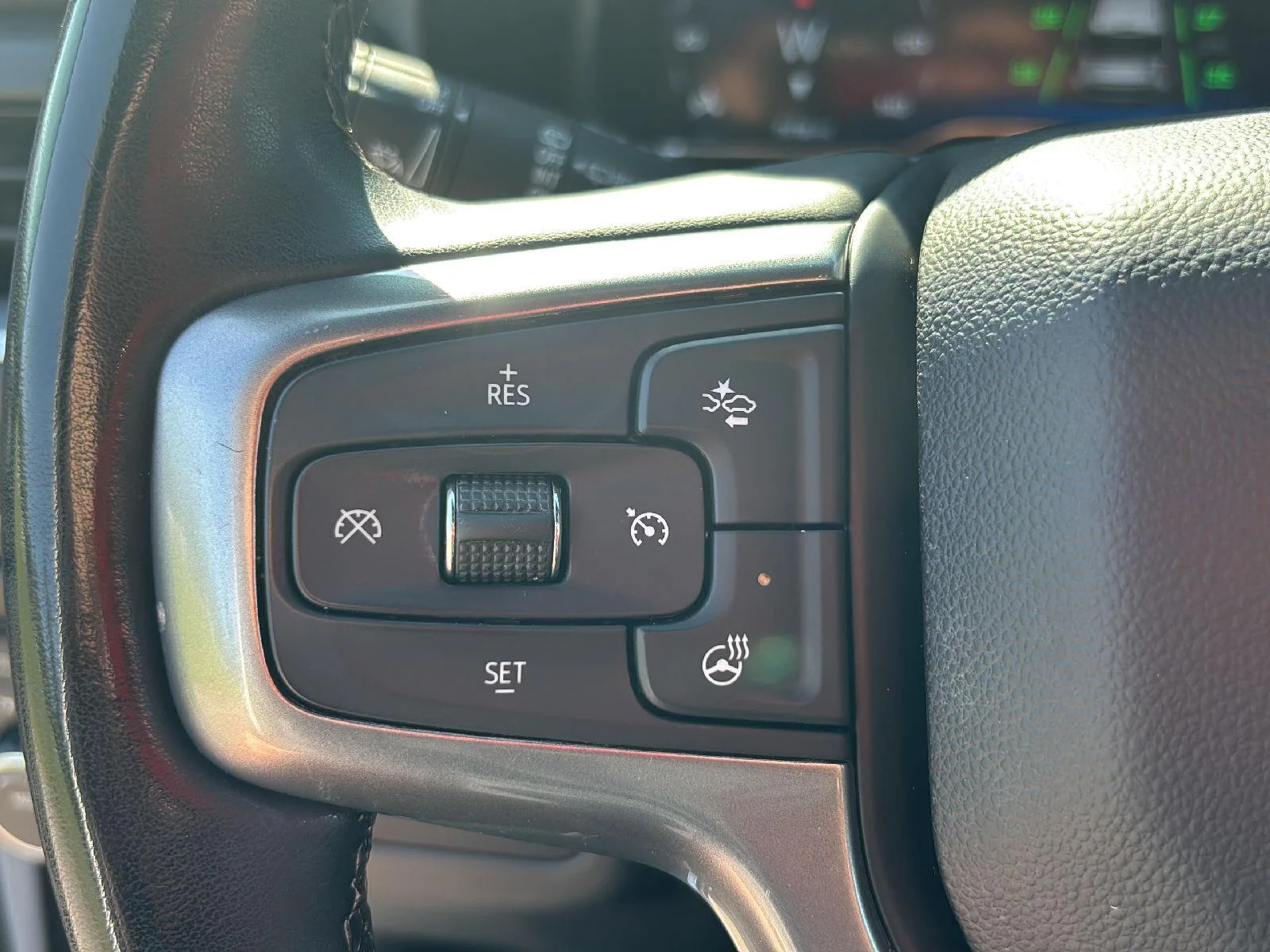 Used 2024 Summit White Chevrolet Z71 image 20