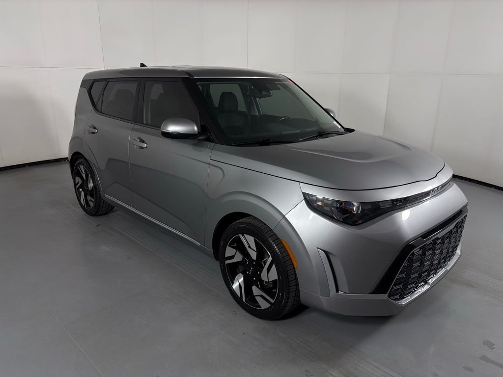 Used 2023 Gray Kia GT-Line image 2
