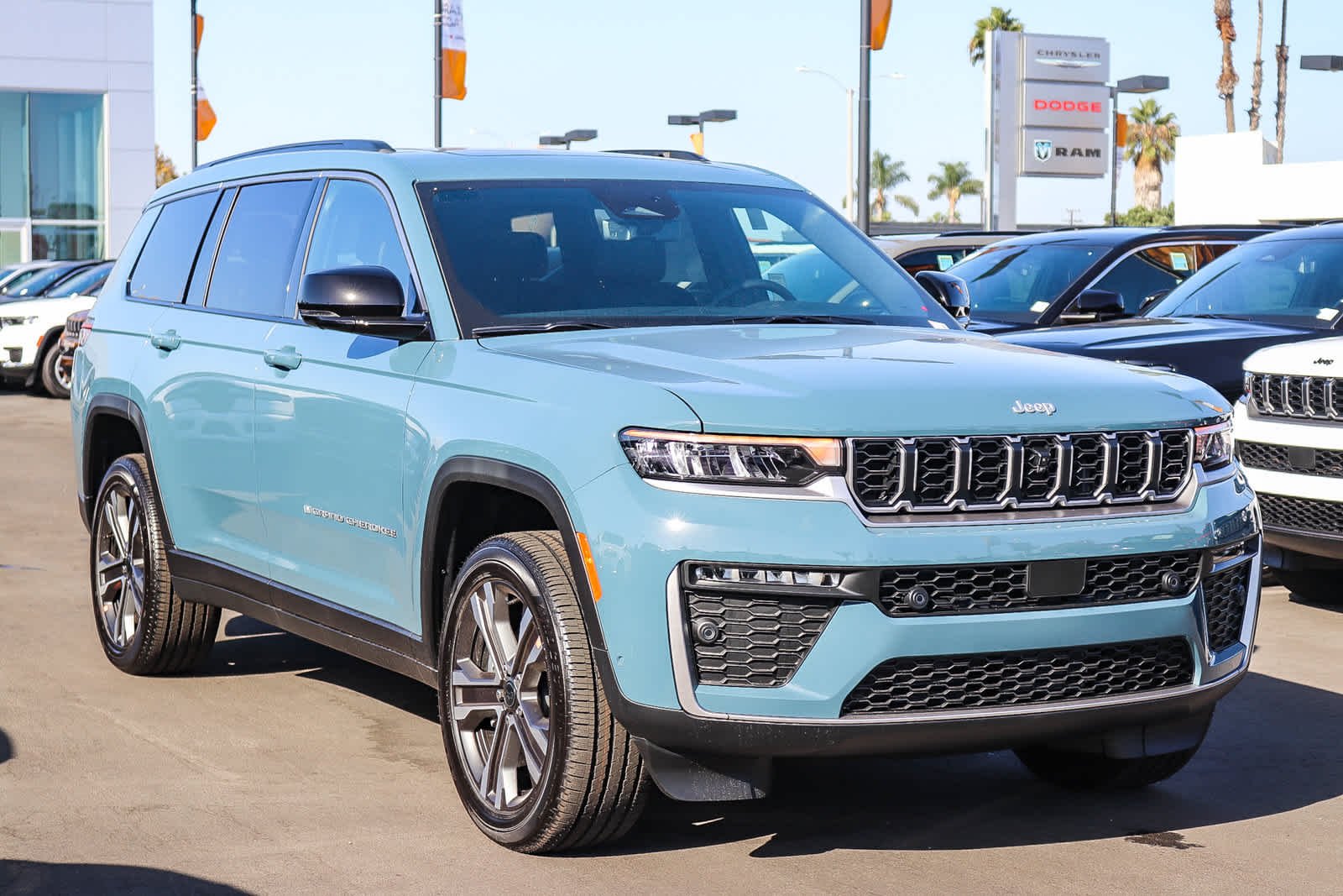 New 2027 Steel Blue Paint Jeep Limited image 3