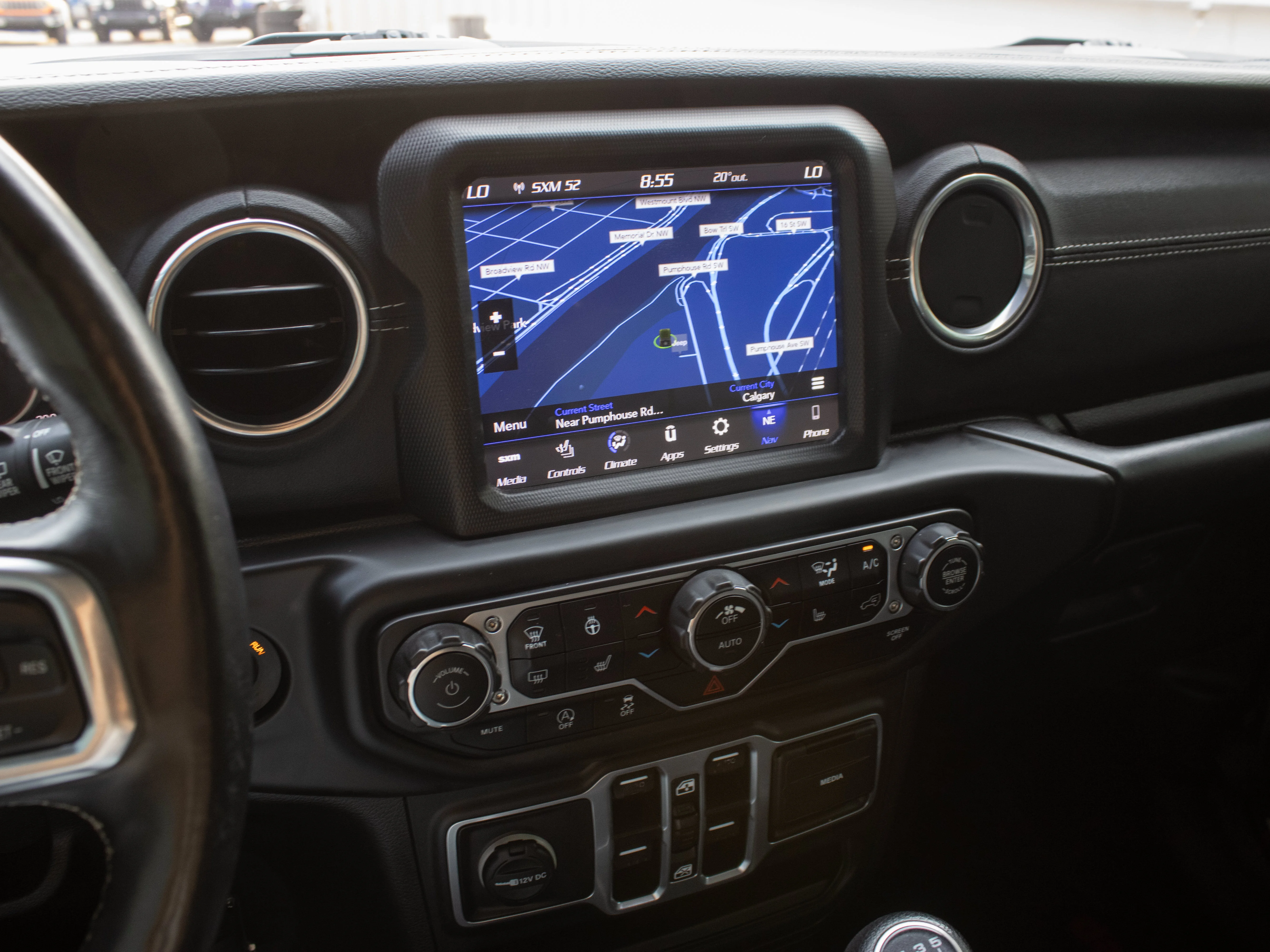 Used 2018 Grey Jeep Sahara* | Leather Seats | Heated Seats & Steering Wheel | 8.4 Navigation | Alpine Premium Audio | image 28