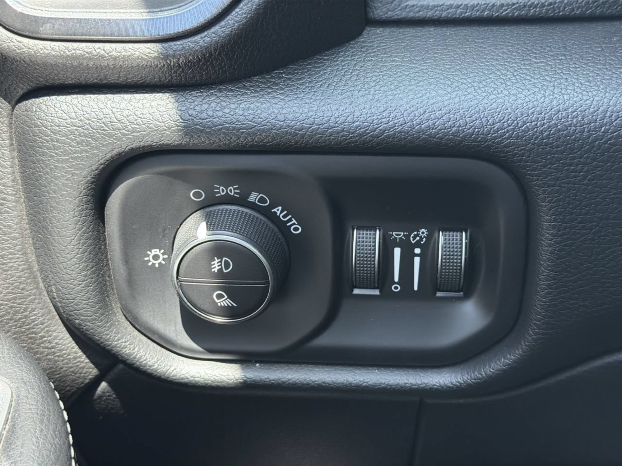 Used 2019 Bright White Clearcoat Ram Power Wagon image 23