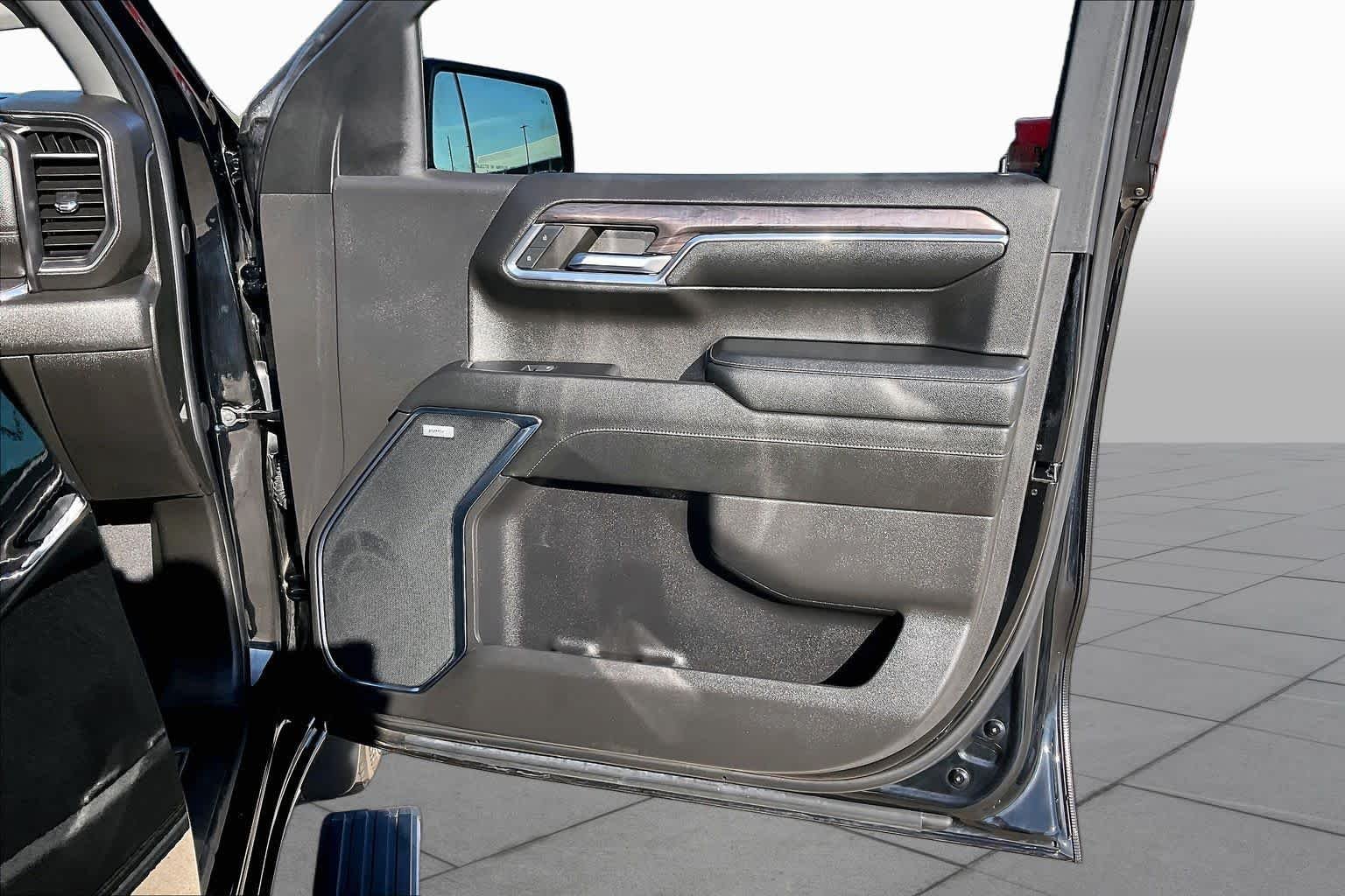 2024 Chevrolet Silverado 1500 LTZ - Photo 22