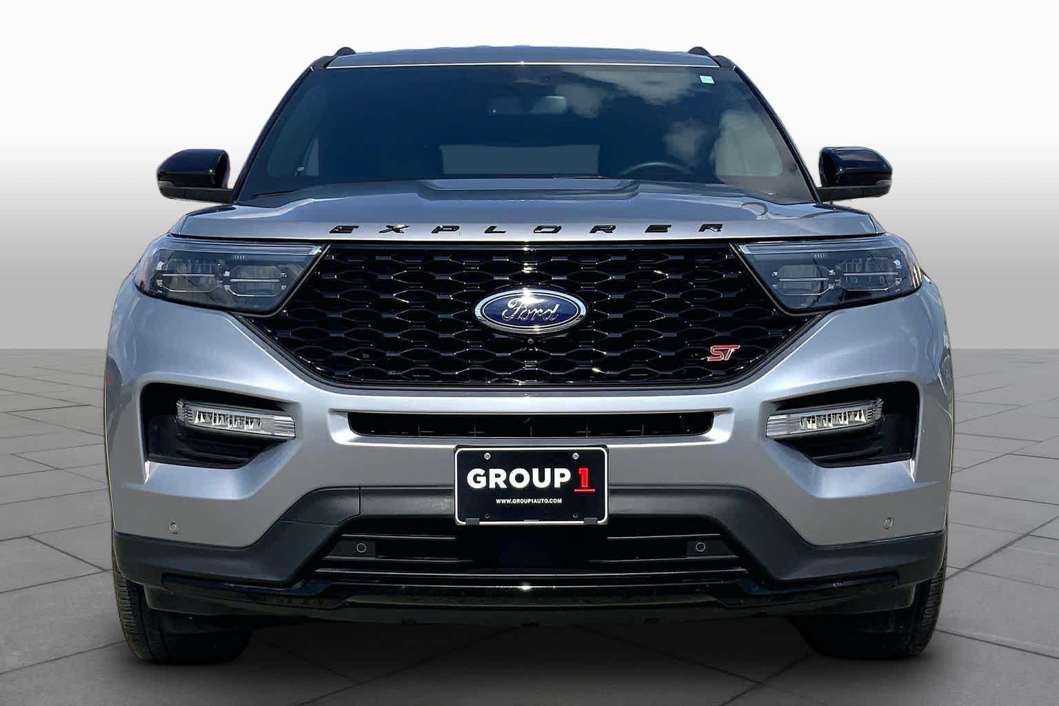 Used 2022 Iconic Silver Ford ST image 4