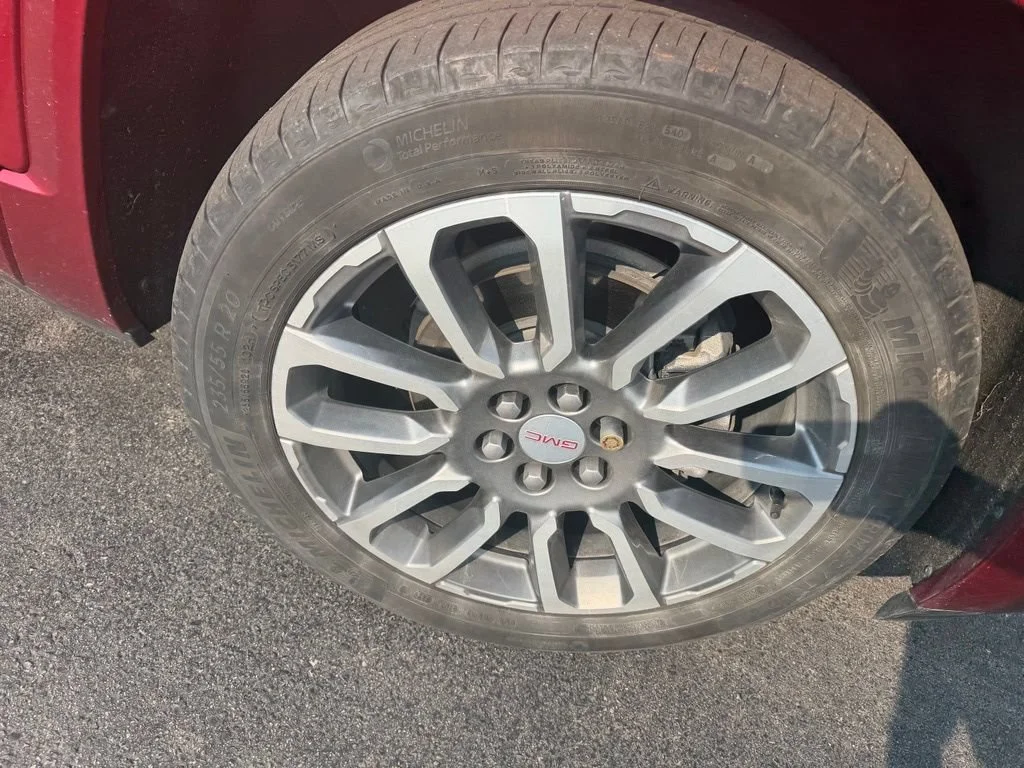 Used 2021 CAYENNE RED TINTCOAT GMC Denali image 13