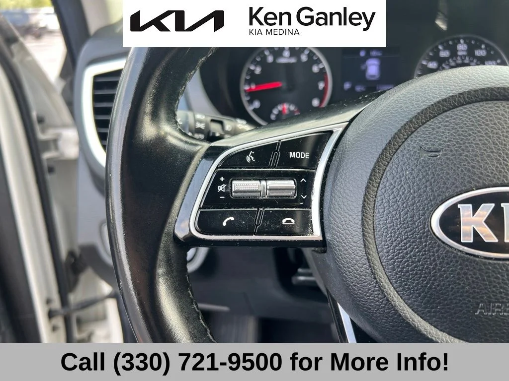 Used 2021 White Kia S image 30