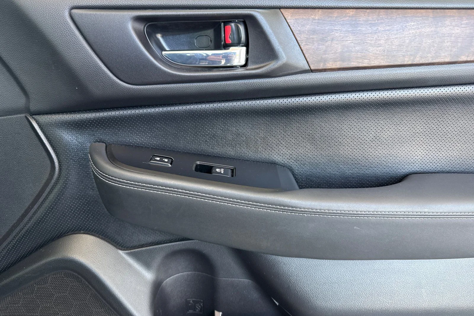 Used 2016 Gray Subaru 2.5i image 19