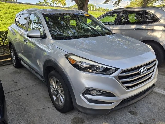 Used 2018 Silver Hyundai SEL image 3