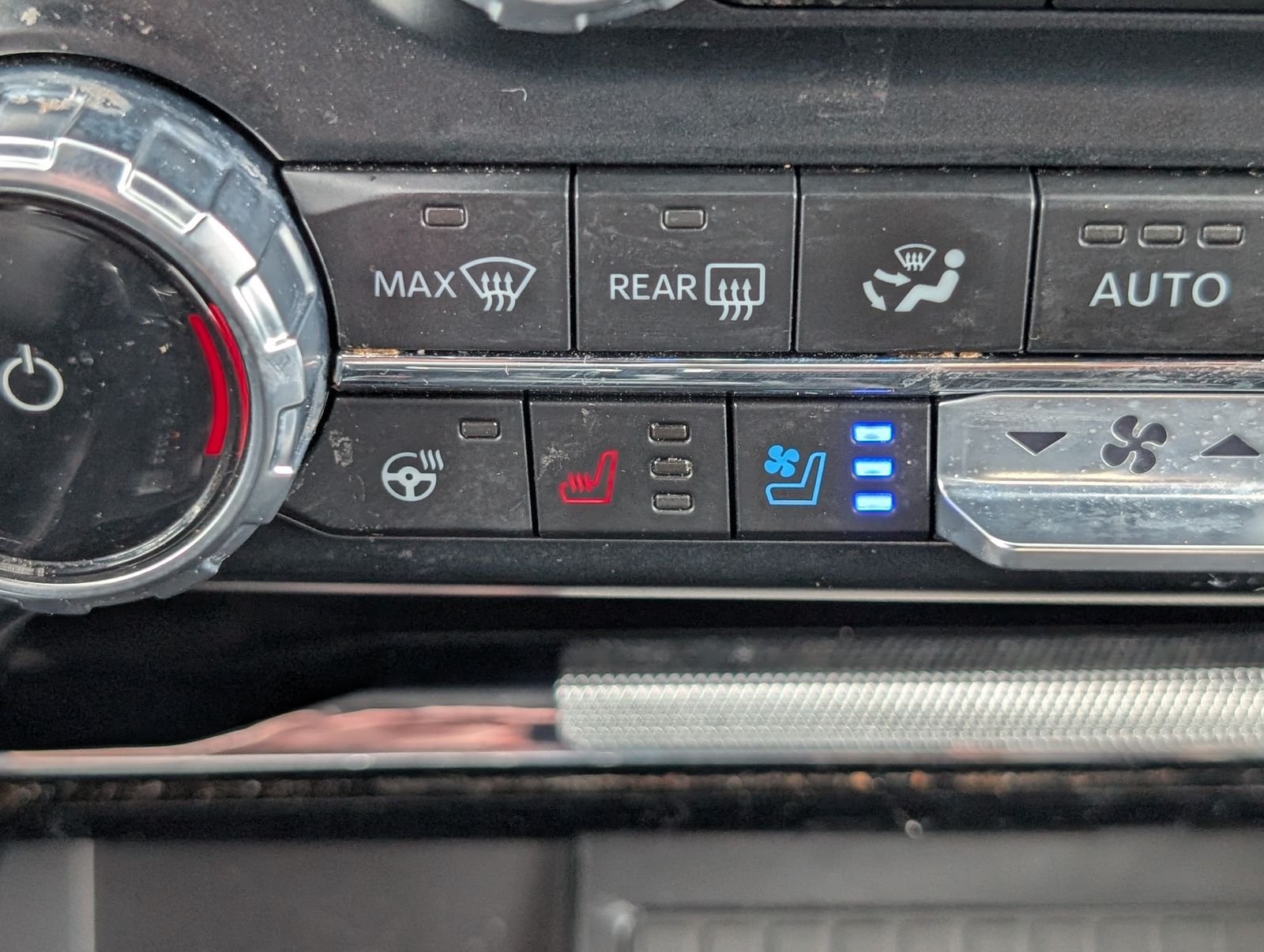 Used 2022 Oxford White Ford Lariat image 20