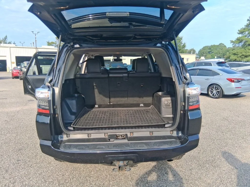 Used 2018 Black Toyota SR5 Premium image 17