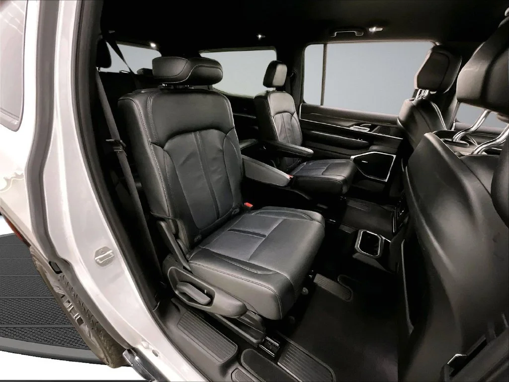 Used 2024 White Jeep Series II image 25