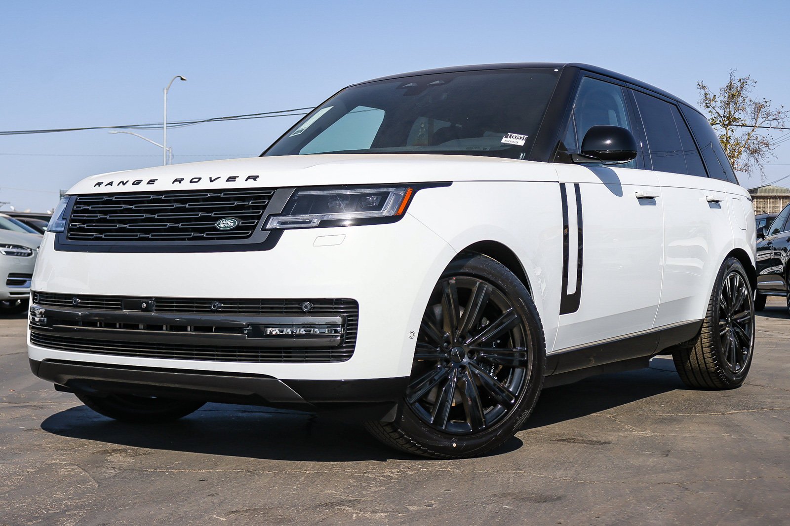 New 2026 Fuji White Land Rover SE image 1