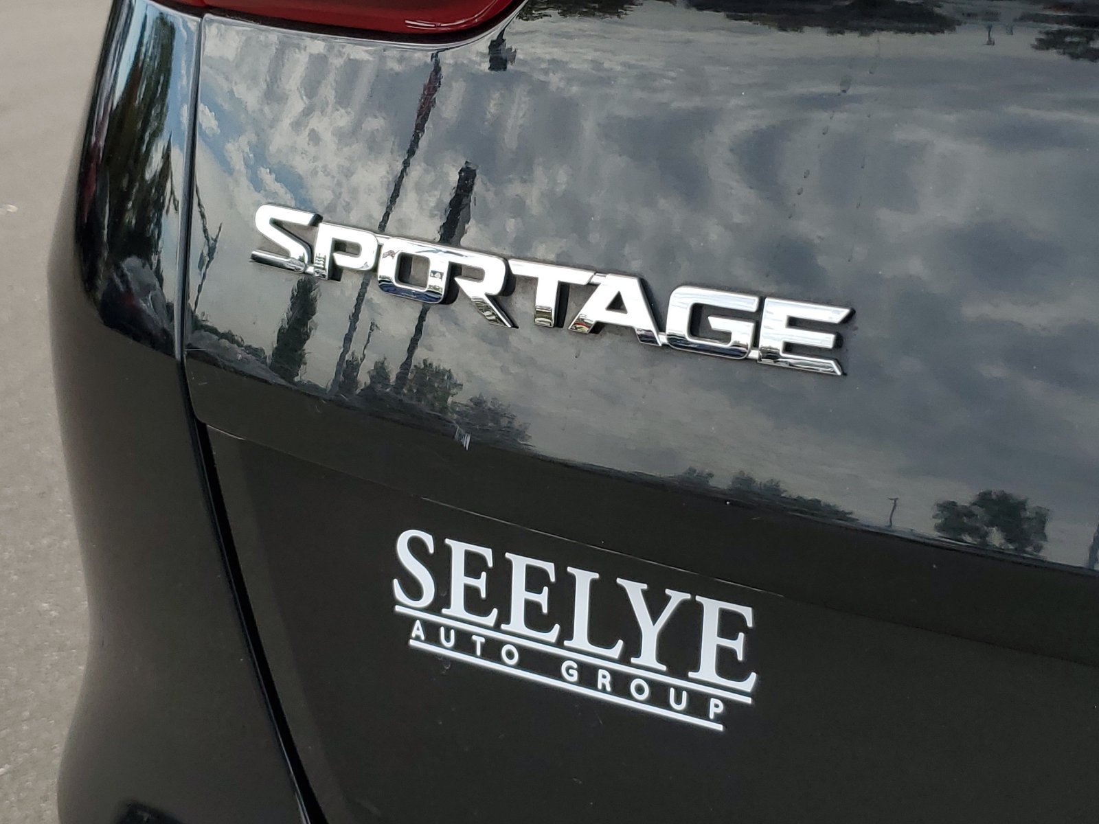 Used 2020 Red Kia EX image 6