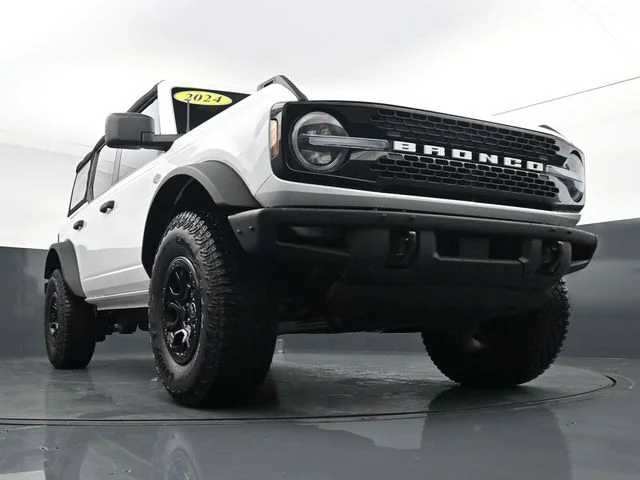 Used 2024 White Ford Wildtrak image 25