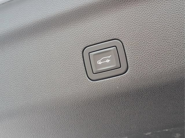 Used 2025 Sterling Metallic GMC Denali image 24
