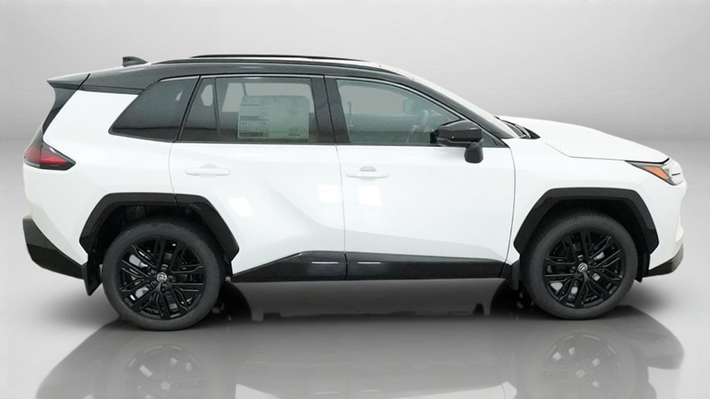 New 2026 Wind Chill Pearl with Midnight Black Metallic roof Toyota XSE image 9