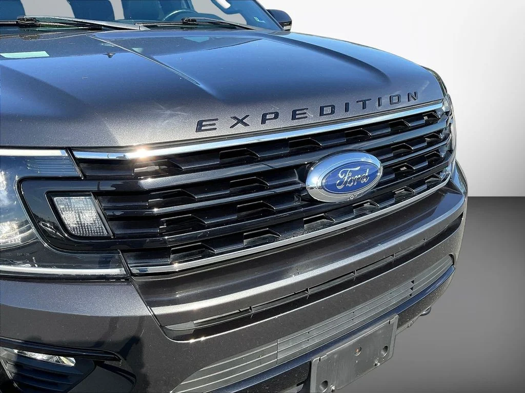 Used 2021 Magnetic Ford Limited image 35