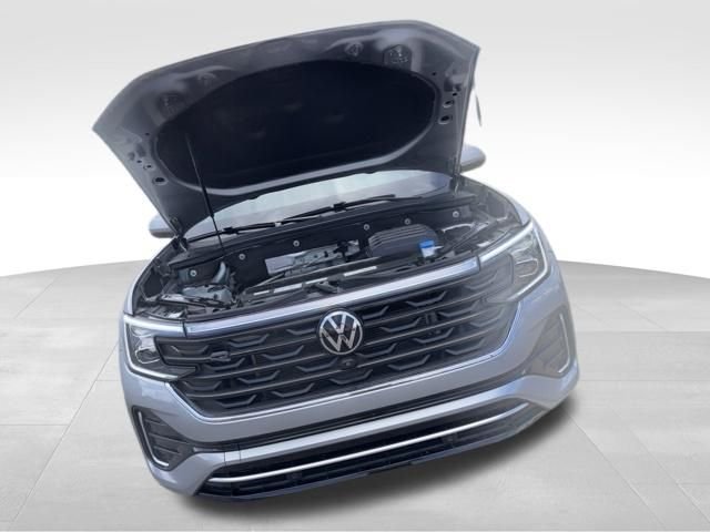 Used 2024 Silver Mist Metallic Volkswagen 2.0T SEL Premium R-Line image 41